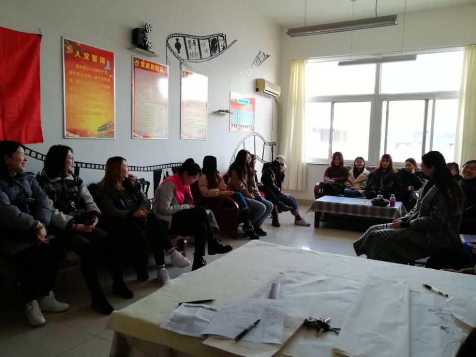 交流现场气氛热烈